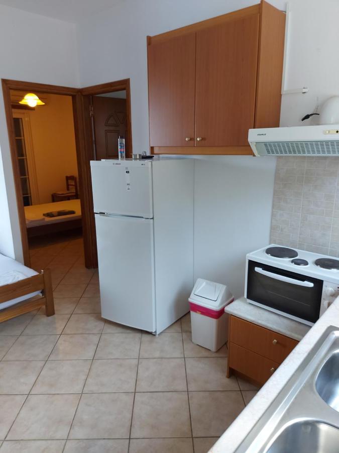 Matina Apartments Tyros Bilik gambar
