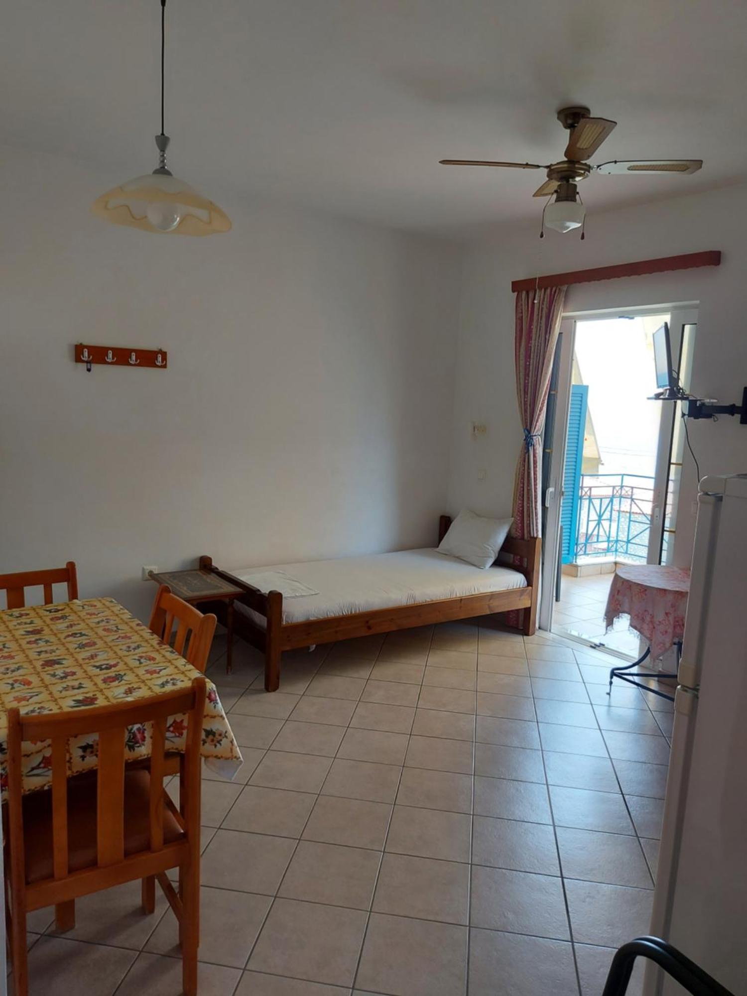 Matina Apartments Tyros Bilik gambar