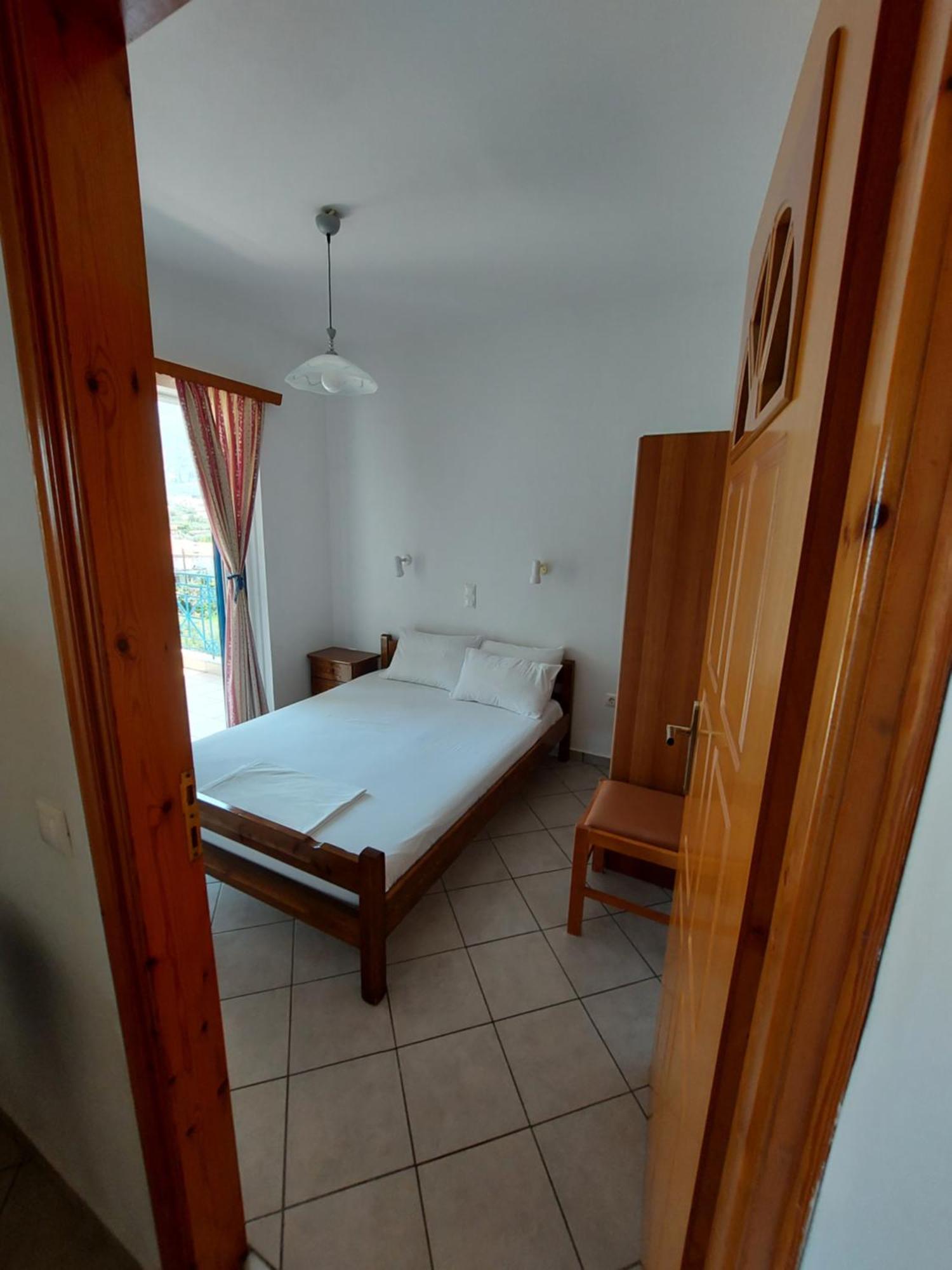 Matina Apartments Tyros Bilik gambar