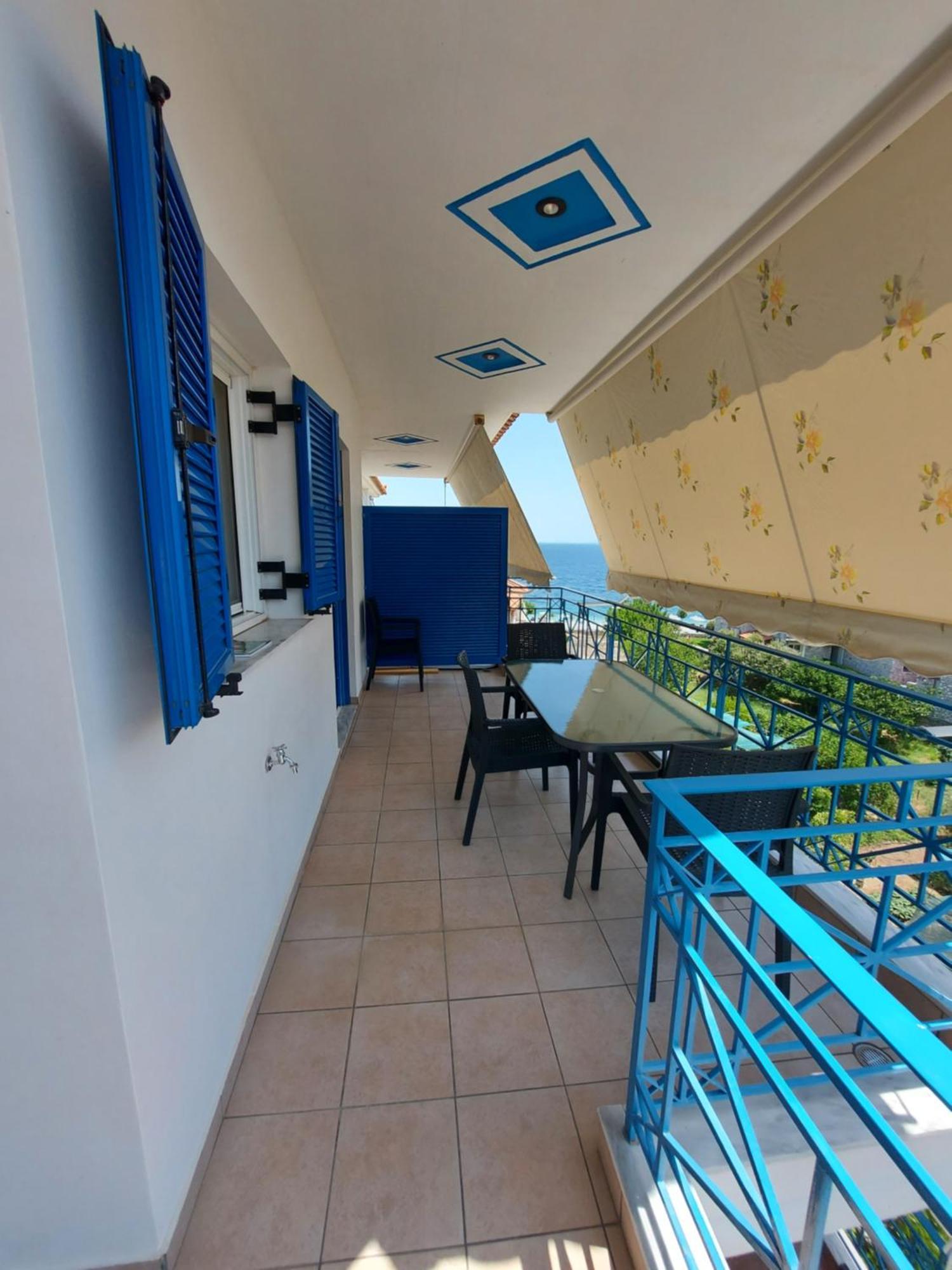 Matina Apartments Tyros Bilik gambar